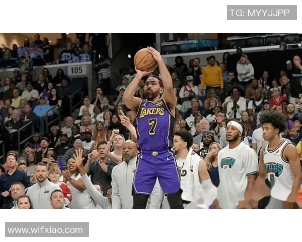 卢卡44分12板6助，湖人反转灰熊！里夫斯甘当绿叶，艾顿伤情更新